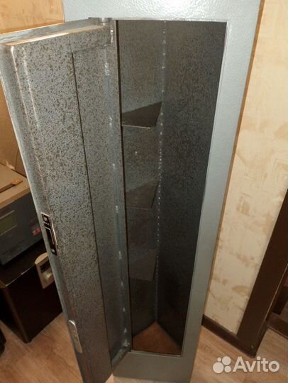 Оружейный сейф угловой