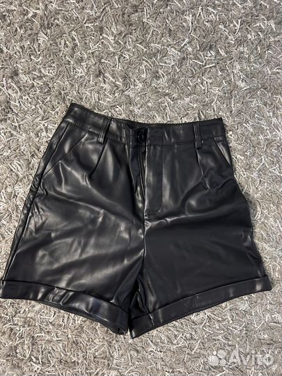 Кожаные шорты