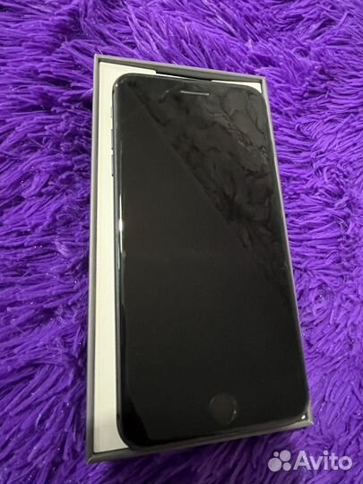 iPhone 8 Plus, 64 ГБ