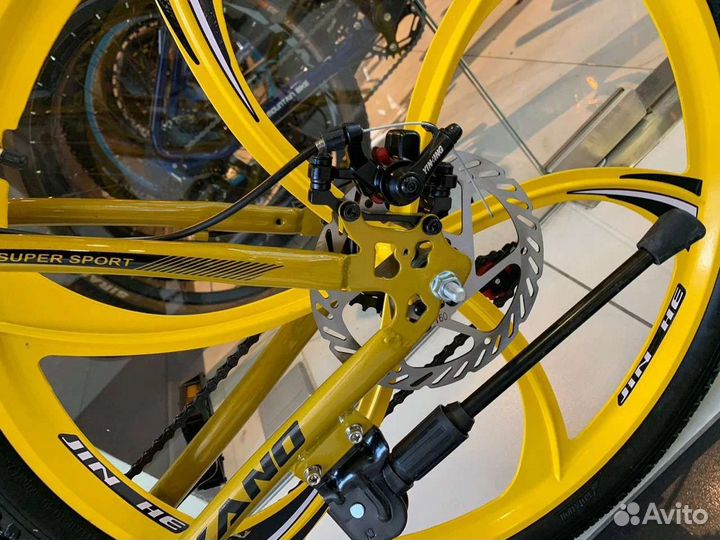 Велосипед на литых дисках 26