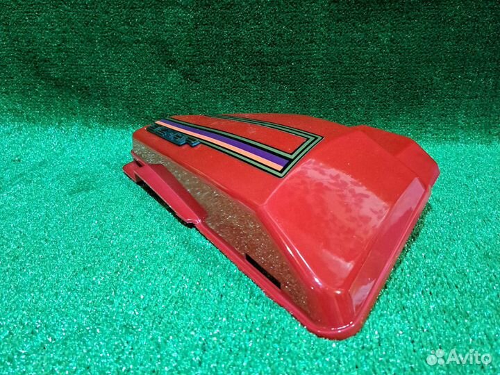 Крышка бардачка на мопед левая