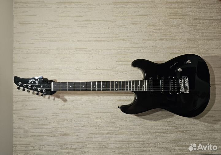 Электрогитара в комплекте с усилителем и чехлом