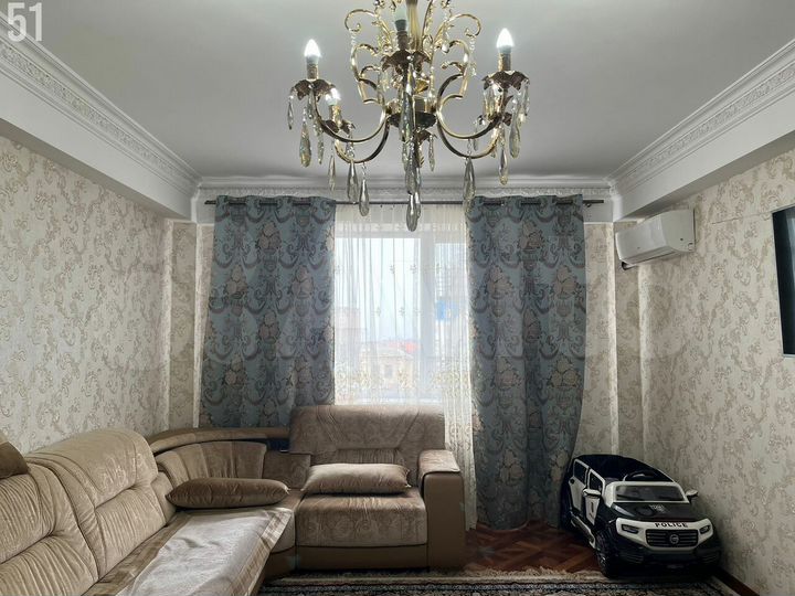 2-к. квартира, 73 м², 1/8 эт.