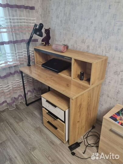 Продам компьютерный стол
