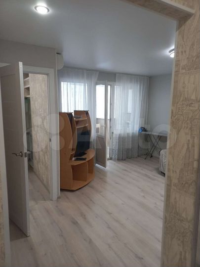 2-к. квартира, 54 м², 2/4 эт.