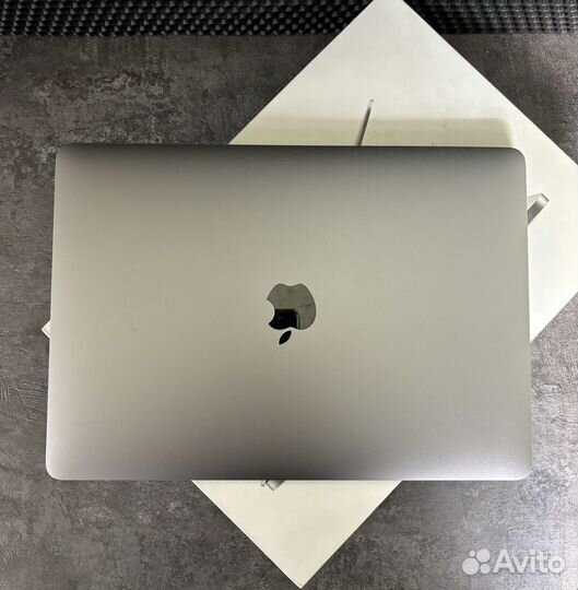 Apple Macbook Pro 13 2017 8 128 1 цикл