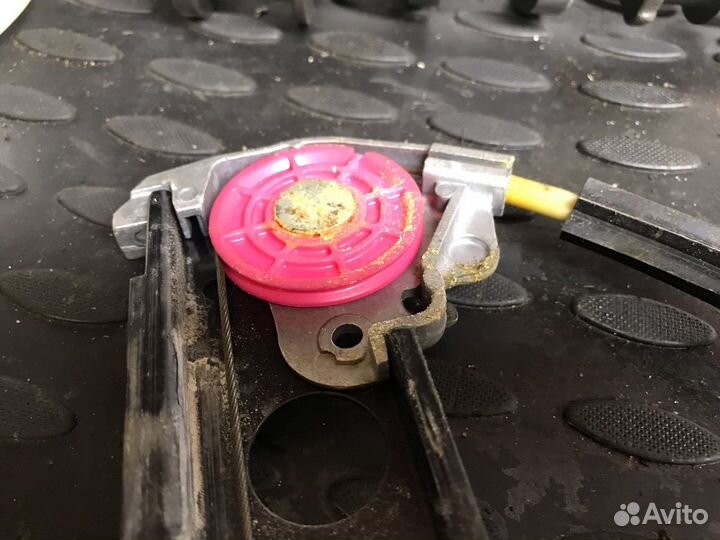 Стеклоподъемник передний правый Mercedes-Benz W220