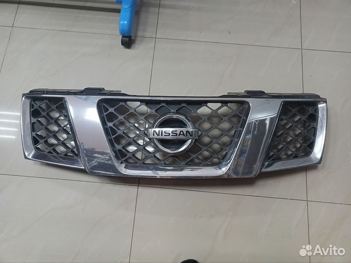 Решетка радиатора Nissan pathfinder r51,Navara