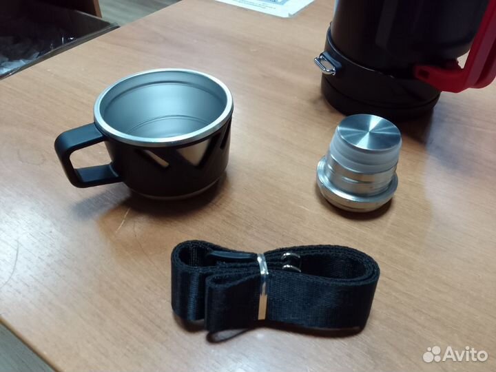 Термос со складными ручками 1,5 л Следопыт Dakar