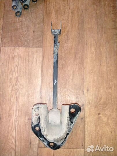 Тяга задняя продольная правая Renault Captur