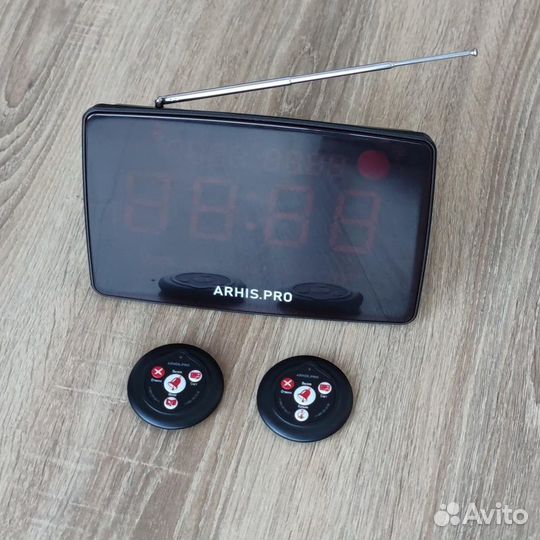 Комплект: Табло на русском и кнопка вызов официант