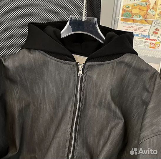 Бомбер Balenciaga Type Bomber