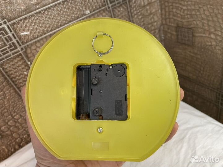 Будильник часы ретро