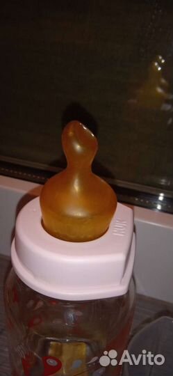 Бутылочка NUK стеклянная 0-6 месяцев