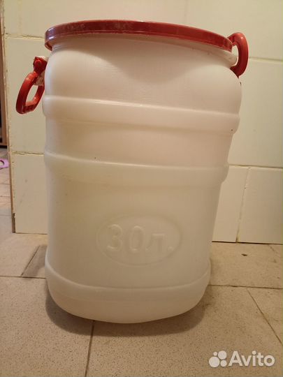 Емкость для воды пластиковая