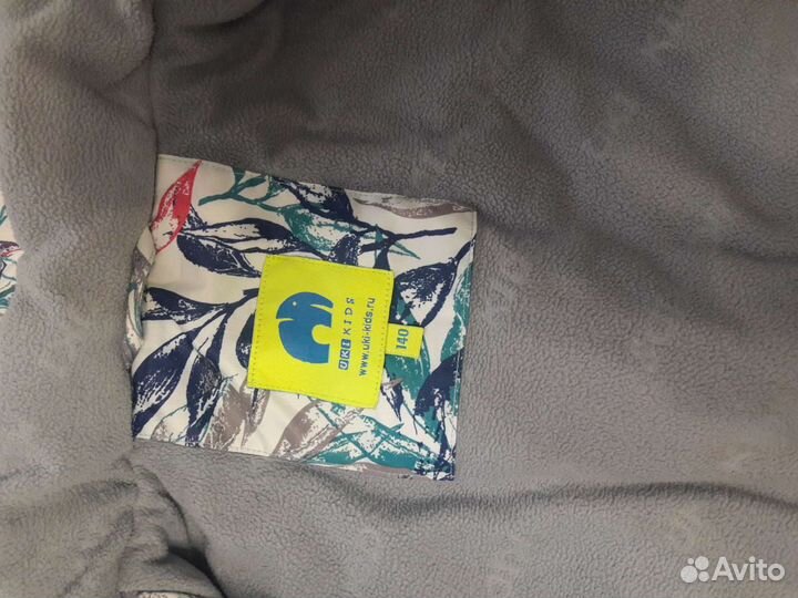 Горнолыжка на девочку