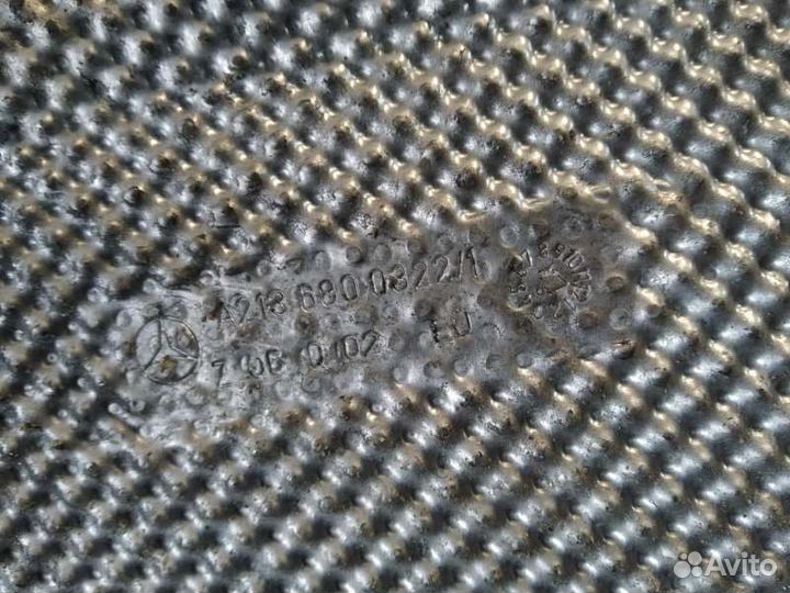 Экран глушителя левый Mercedes E-Class W213