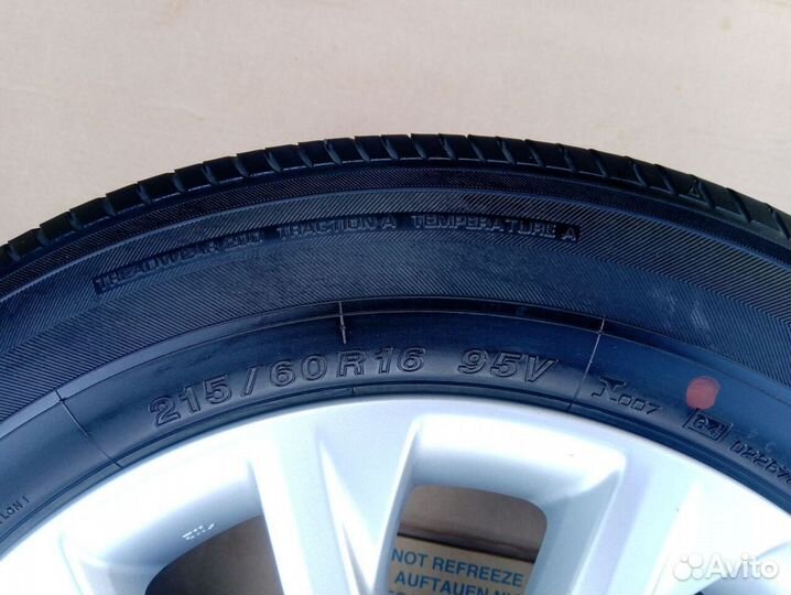 Yokohama dB Decibel E70 215/60 R16 95V