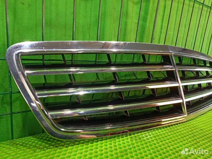 Решетка радиатора Mercedes-Benz C W203 2003