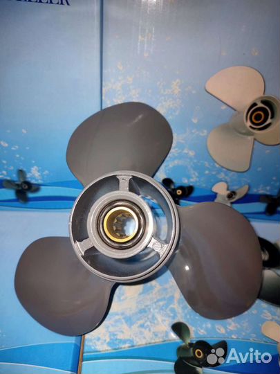 Винт гребной на лодочный мотор Honda BF25-30
