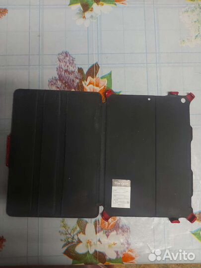 Красный чехол для планшета Targus