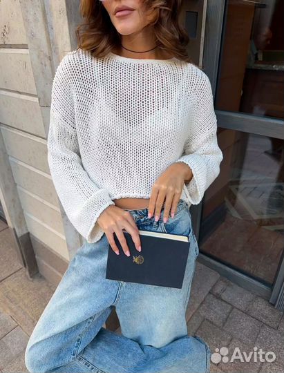 Свитер женский укороченный