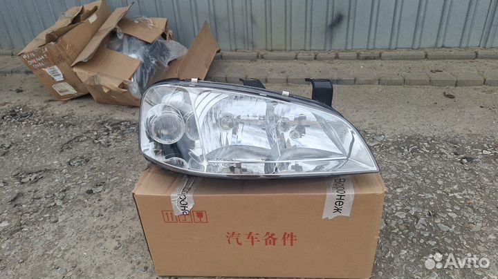 Фара правая chery Amulet (A15) 2003-2010