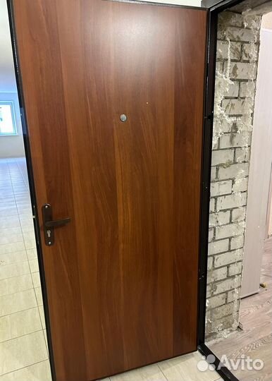 Дверь входная металлическая