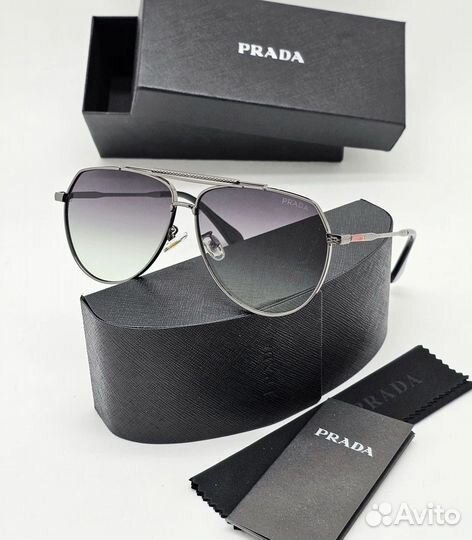 Солнцезащитные очки Prada