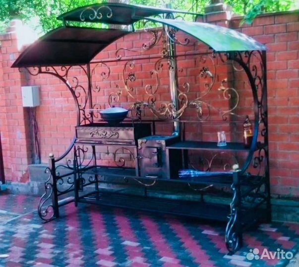 Мангал с крышей