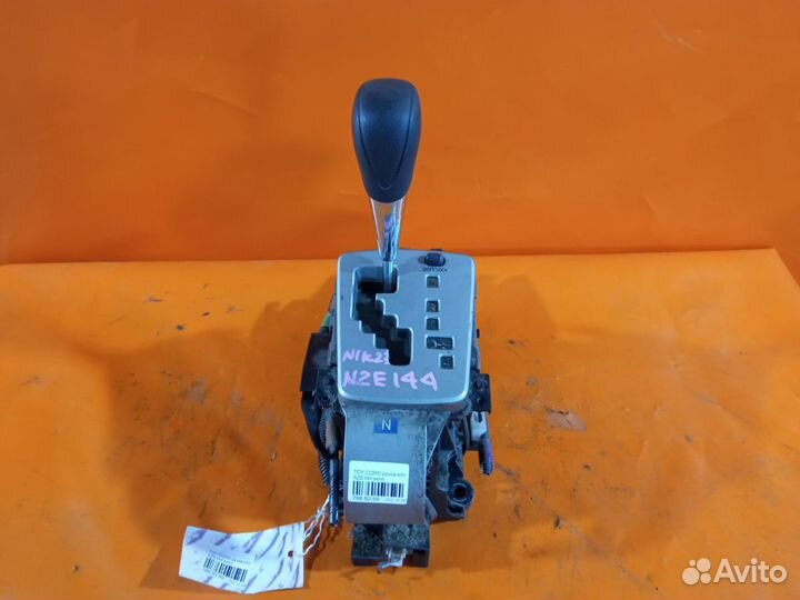 Ручка кпп Toyota Corolla axio NZE144