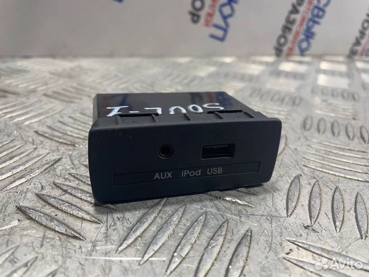 Разъем USB AUX Kia Soul 1