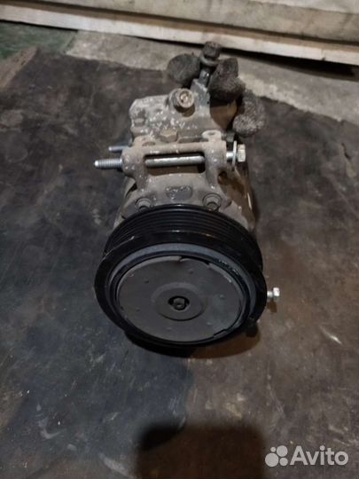 Компрессор кондиционера VAG
