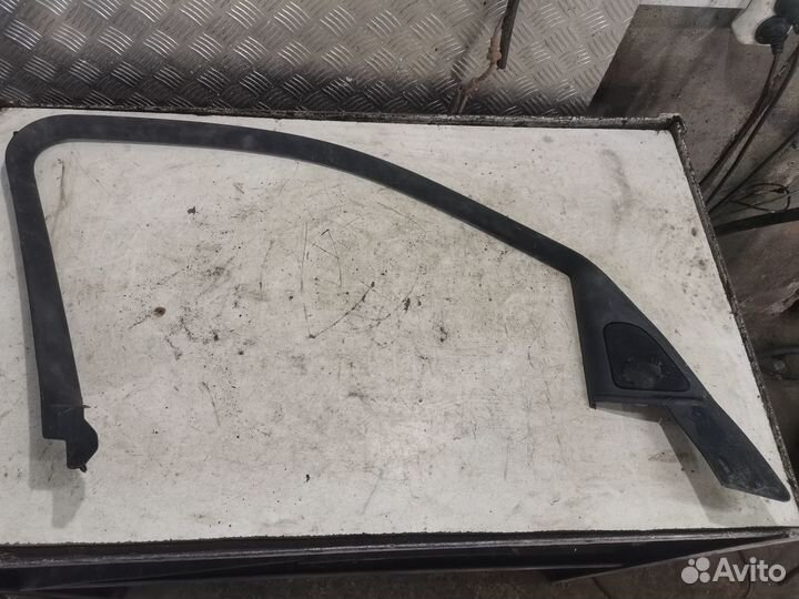 Накладка двери передняя левая Бмв x1 BMW X1