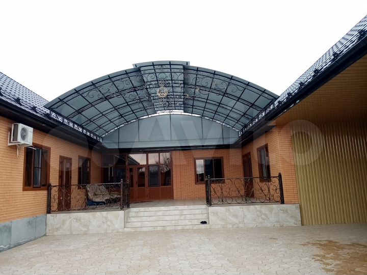 Дом 186 м² на участке 20 сот.