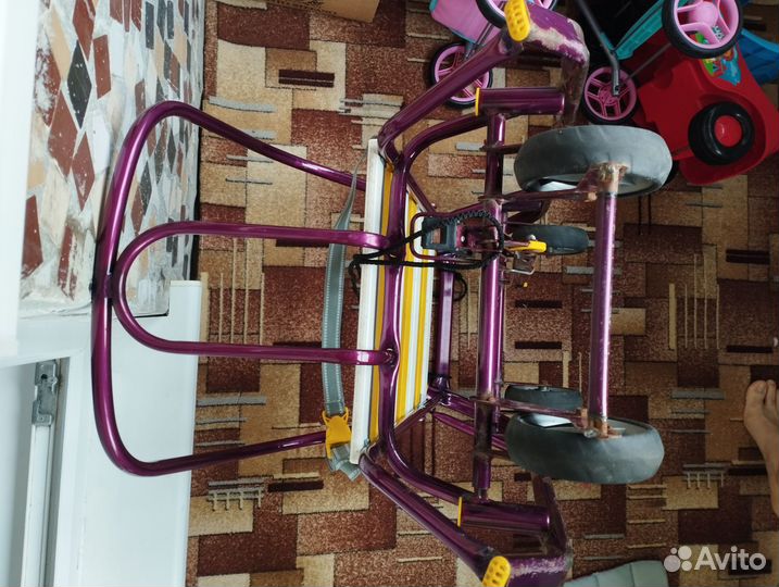 Детские санки с выдвижными колесами,небольшой торг