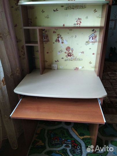 Компьютерный стол