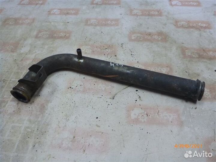 Патрубок системы охлаждения Mitsubishi Montero