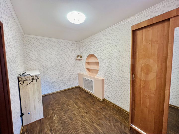 2-к. квартира, 40 м², 1/4 эт.