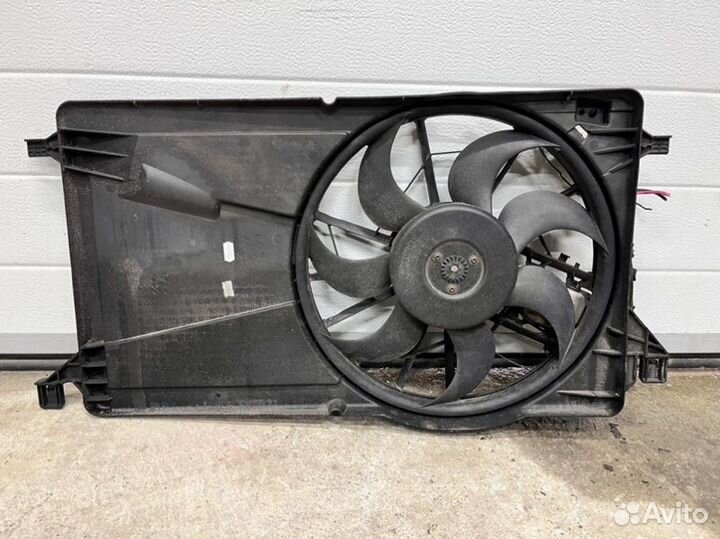 Диффузор радиатора Mazda 3 BK