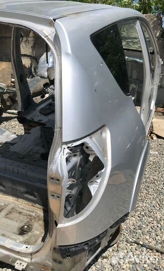 Задняя правая крыло на Toyota Rav4