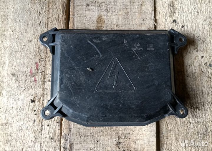 Крышка блока розжига Мазда 6 gh