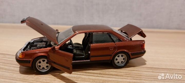 Модель автомобиля металл 1/43