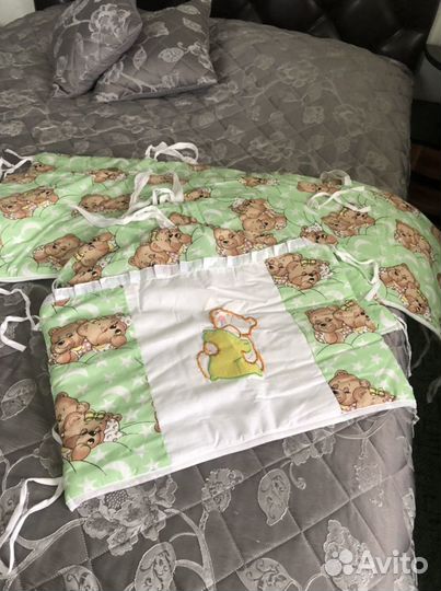 Бортики в детскую кроватку