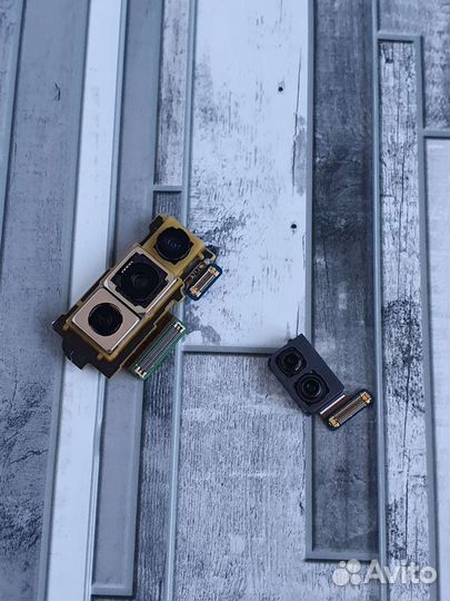 Samsung S10+ на разбор