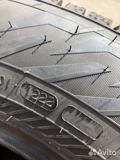 Nokian Tyres Hakkapeliitta R5 215/65 R17