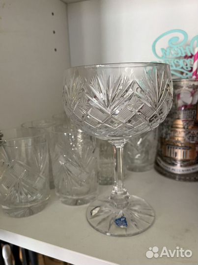 Бокалы, стаканы, фужеры