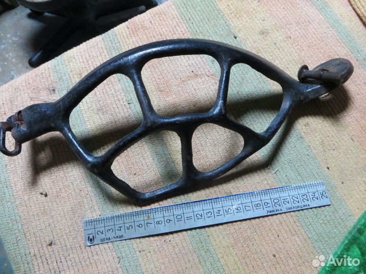 Запчасти к швейной машине и станине зингер