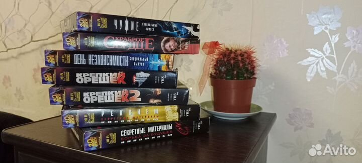 Видеокассеты разные