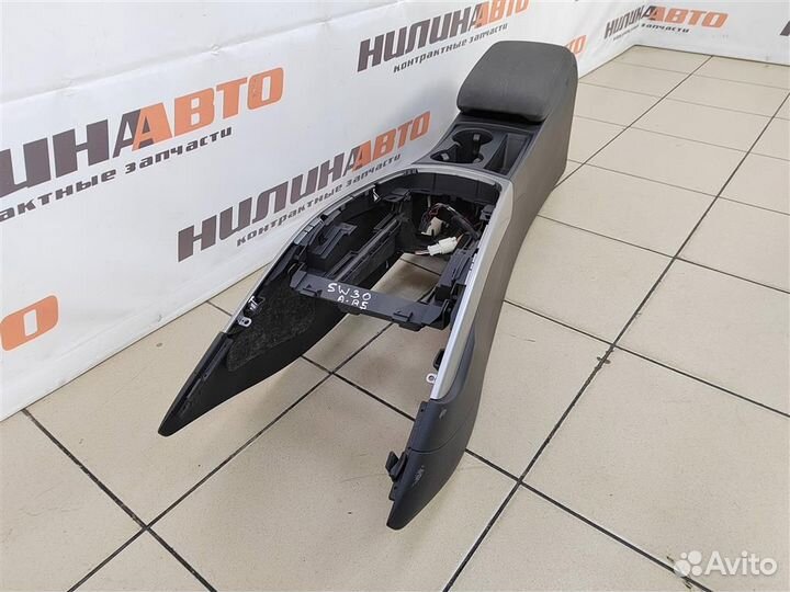 Консоль центральная audi A5 8T Подлокотник